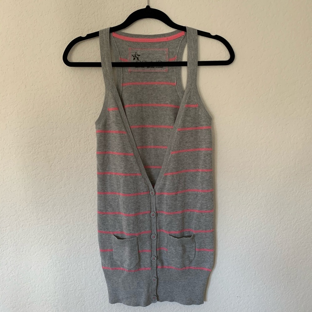 Nollie Vest